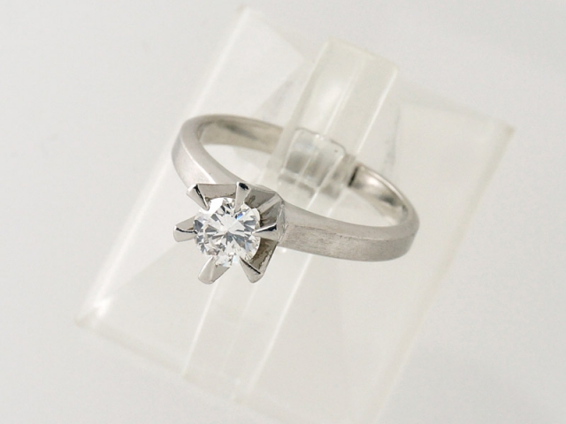 プラチナ ダイヤモンド 0.4ct 立爪リング